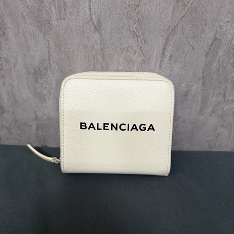 巴黎世家 白色拉鍊零錢卡包