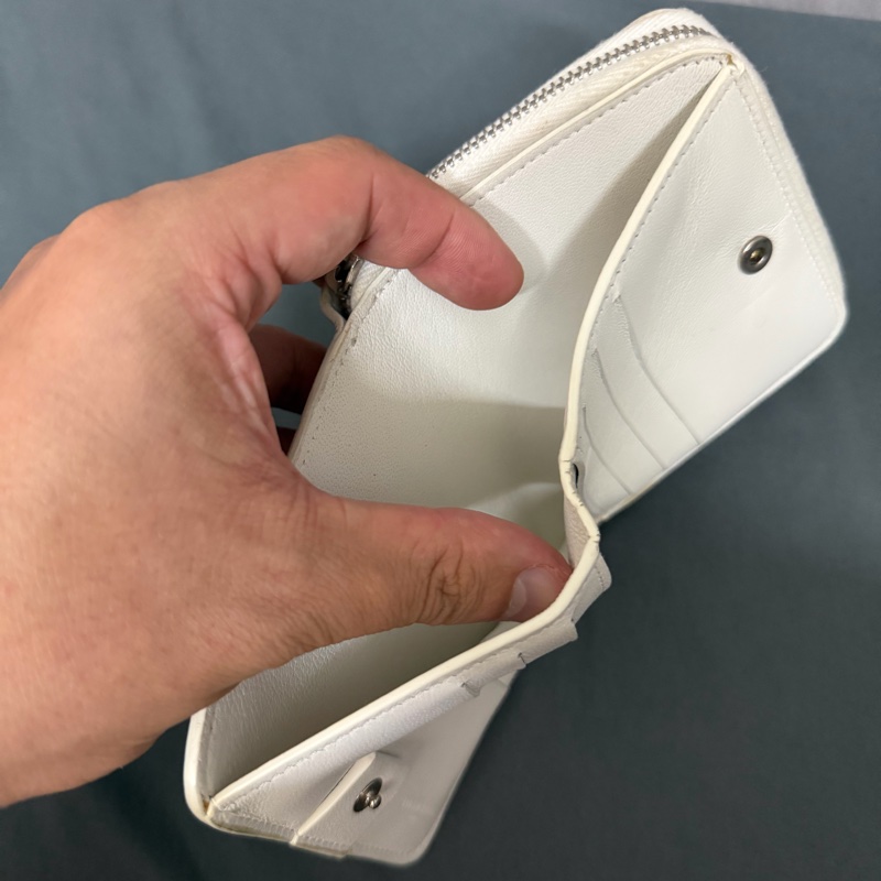 巴黎世家 白色拉鍊零錢卡包-7