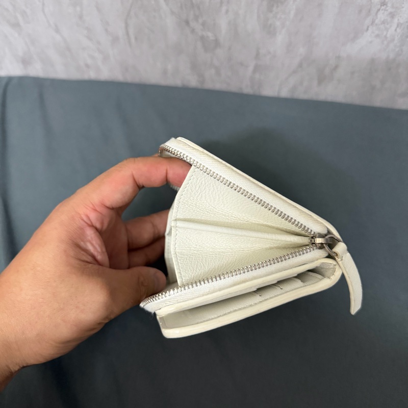 巴黎世家 白色拉鍊零錢卡包-9