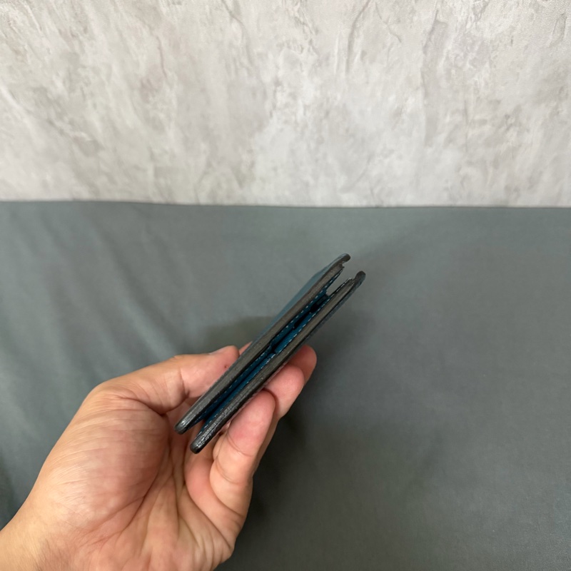 Lv 海軍藍水波紋對開短夾(8卡)-3