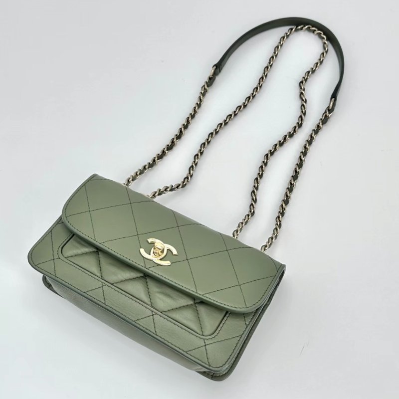 CHANEL 21b古巴綠金扣肩背斜背包19*9*5 98新配件塵袋-2