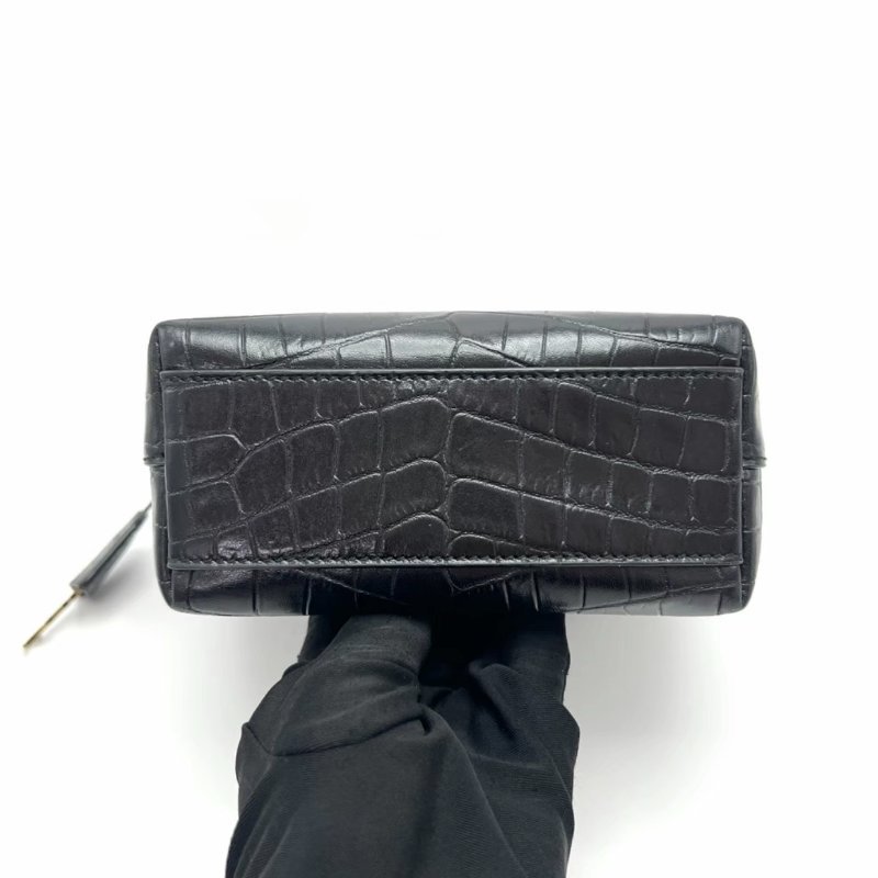 YSL 黑金鱷魚紋手提斜背水桶包 15*17*7 98新配件塵袋-3