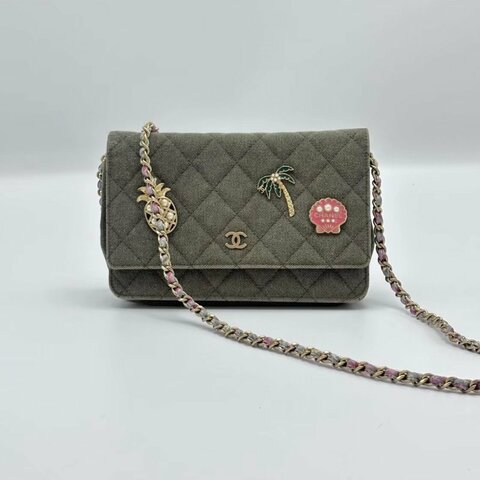 CHANEL 古巴綠woc徽章肩背斜背鏈條包19*13*4 98新配件塵袋