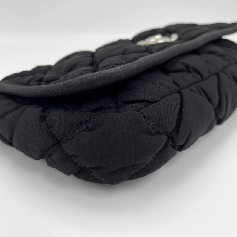 CHANEL 黑銀CF中號布面泡芙雲朵包25*16*5 98新配件塵袋-2