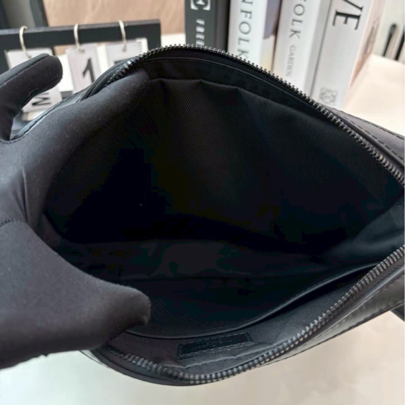 99新🈶購證😍Lv黑色壓紋trio三合一斜挎單肩包-11