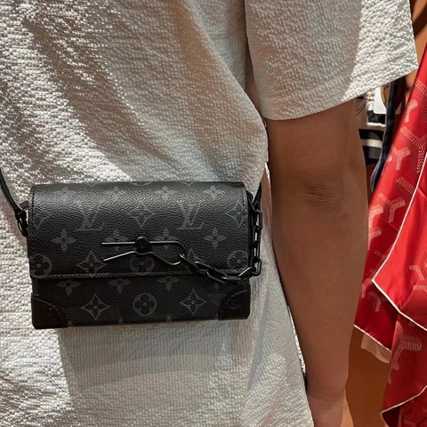 王嘉爾同款😍Lv 黑花mini soft trunk插銷盒子包斜挎單肩包