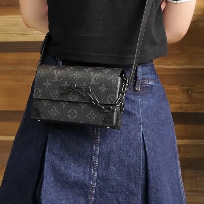 王嘉爾同款😍Lv 黑花mini soft trunk插銷盒子包斜挎單肩包-4