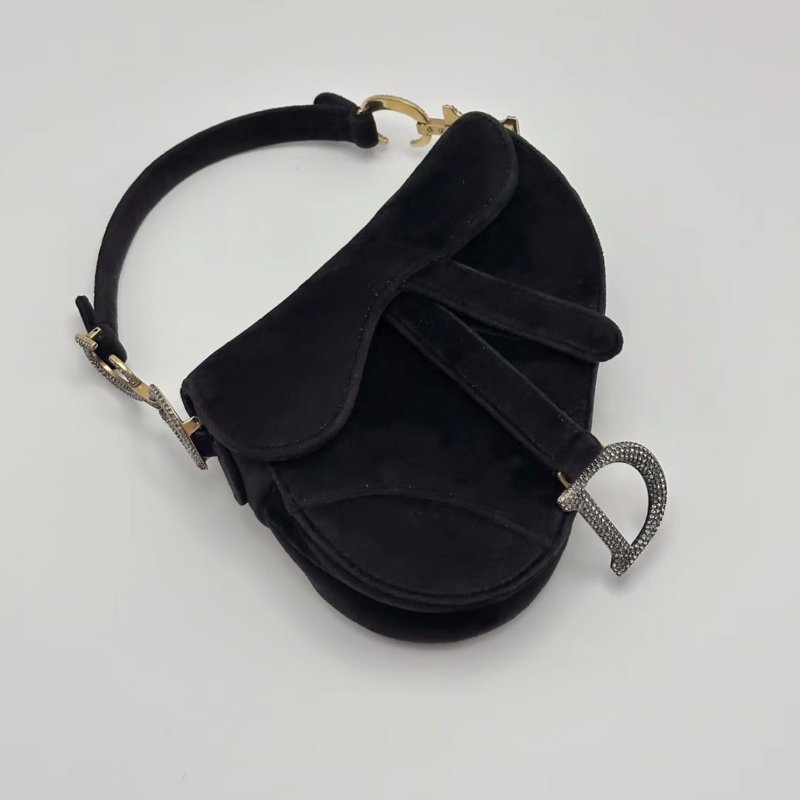 DIOR 黑色馬鞍絲絨鑽扣手提包19*15*6 98新配件塵袋-1