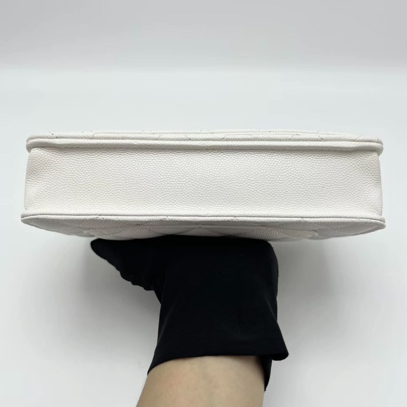 CHANEL 19woc白雪公主荔枝紋牛皮斜背包19*13*5 98新配件塵袋-1