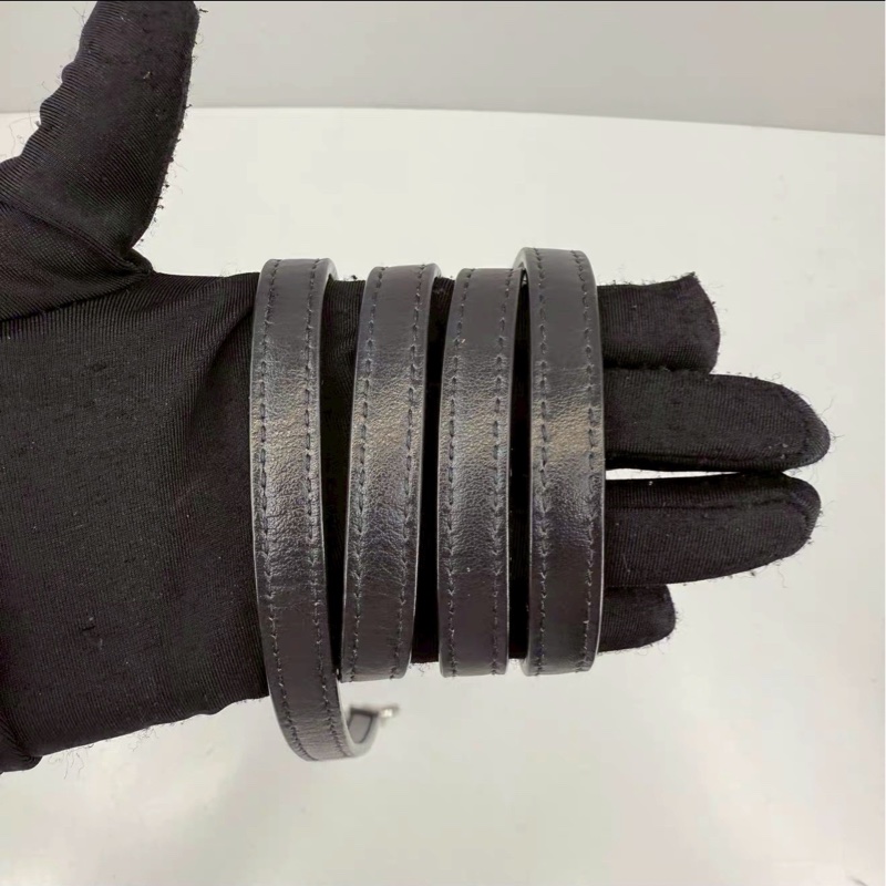 包治百病🥹99新🆕Ysl聖羅蘭黑銀v紋loulou迷你方胖子單肩斜挎包-10