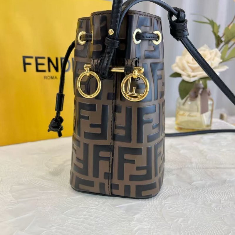 Fendi 抽繩小水桶包 99新 18*12*10-3