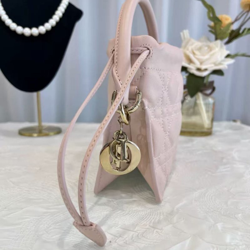 Dior Lady mini 抽繩小福袋手提 99新 19*13*5 配件塵袋-4