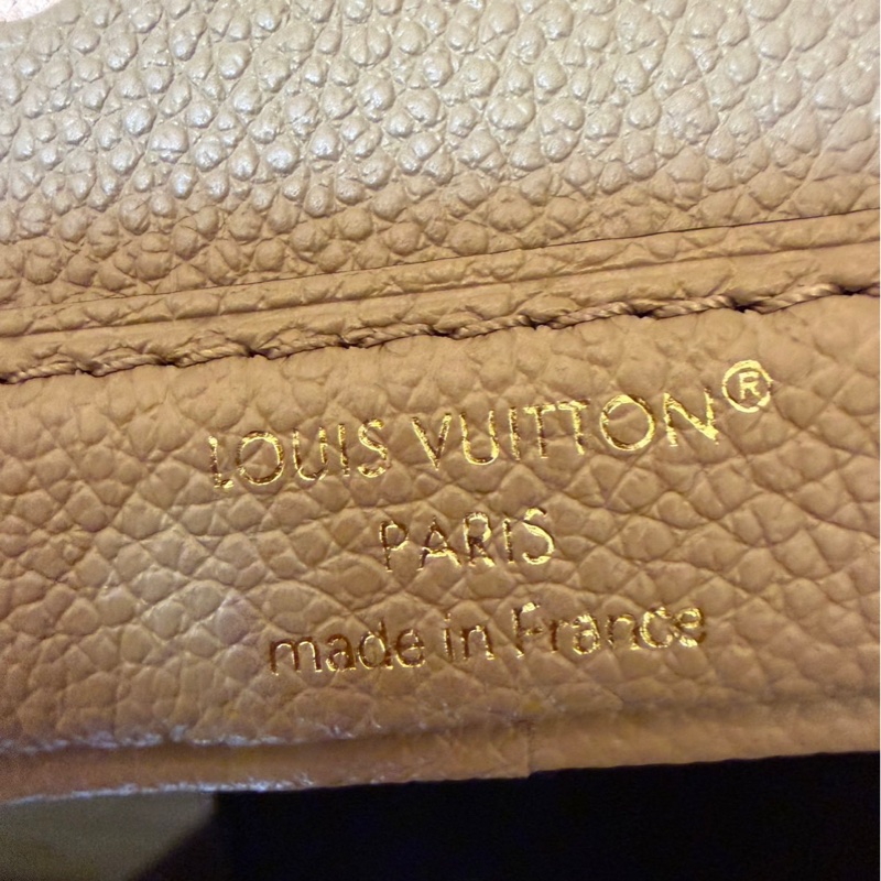 Louis Vuitton LV 路易威登 M46291 NANO NOÉ皮革壓紋迷你水桶包(灰/奶油色)-21
