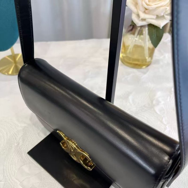 Celine Triomphe 黑金亮面小牛皮腋下包 99新 20.5*11 配件塵袋-3