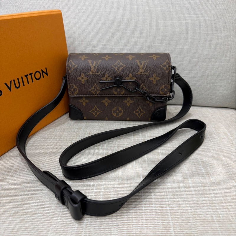 LV M83613 Steamer 經典花紋翻蓋斜背包-0