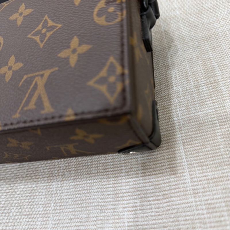 LV M83613 Steamer 經典花紋翻蓋斜背包-11