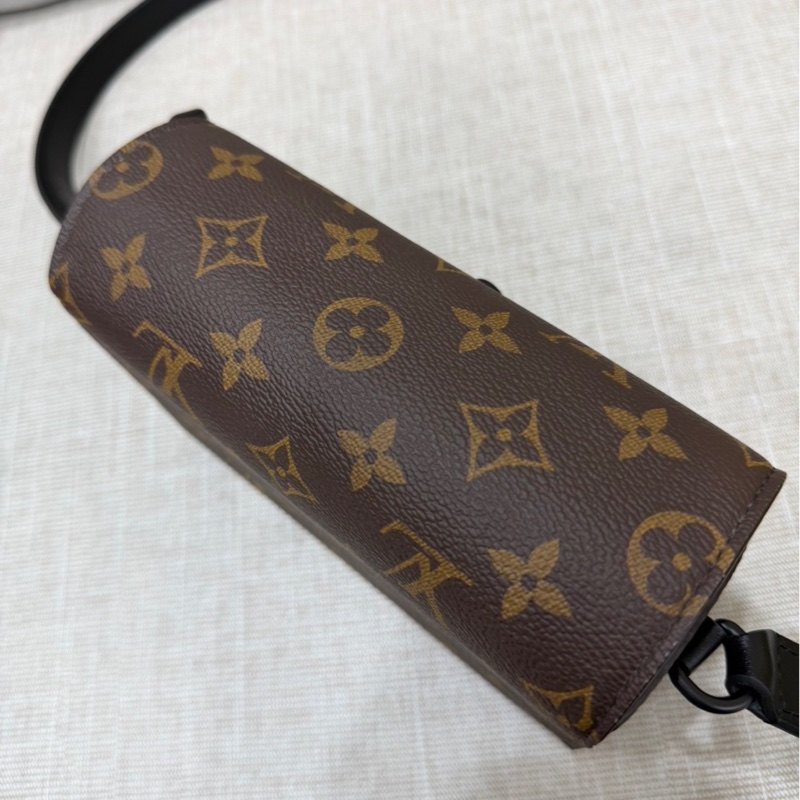 LV M83613 Steamer 經典花紋翻蓋斜背包-14