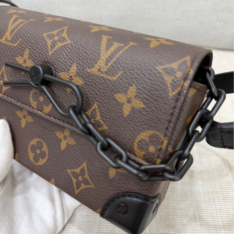 LV M83613 Steamer 經典花紋翻蓋斜背包-16