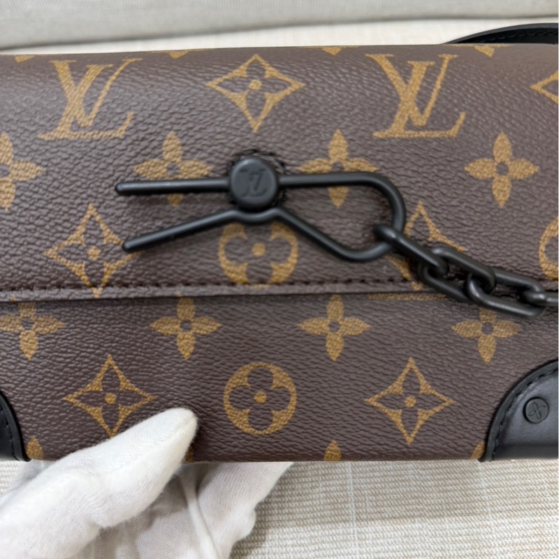 LV M83613 Steamer 經典花紋翻蓋斜背包-17