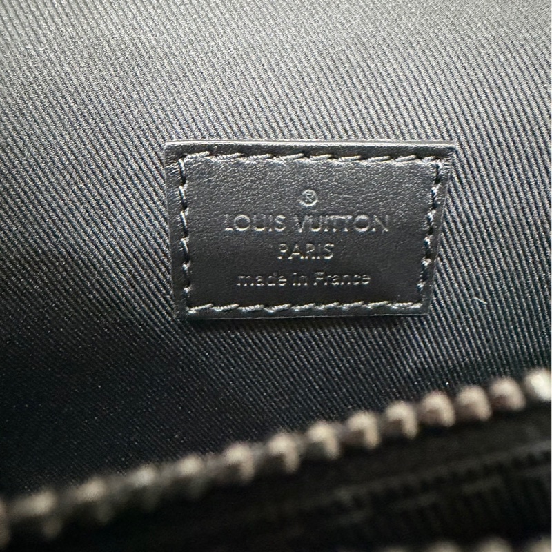 LV M83613 Steamer 經典花紋翻蓋斜背包-24