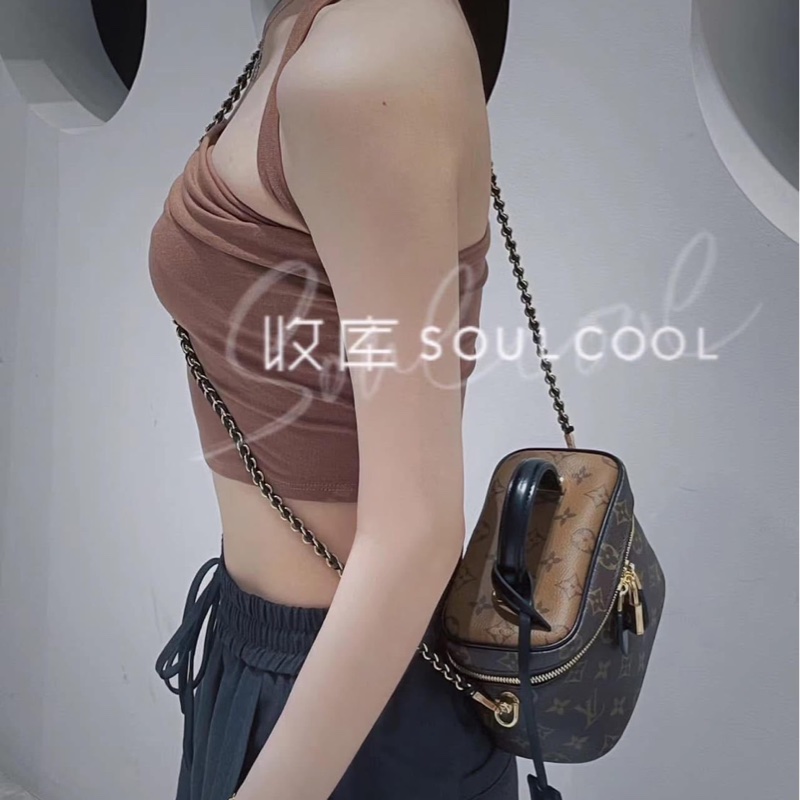 LV M45165 VANITY PM花紋LOG Monogram Reverse帆布拉鍊手提斜背化妝包-4