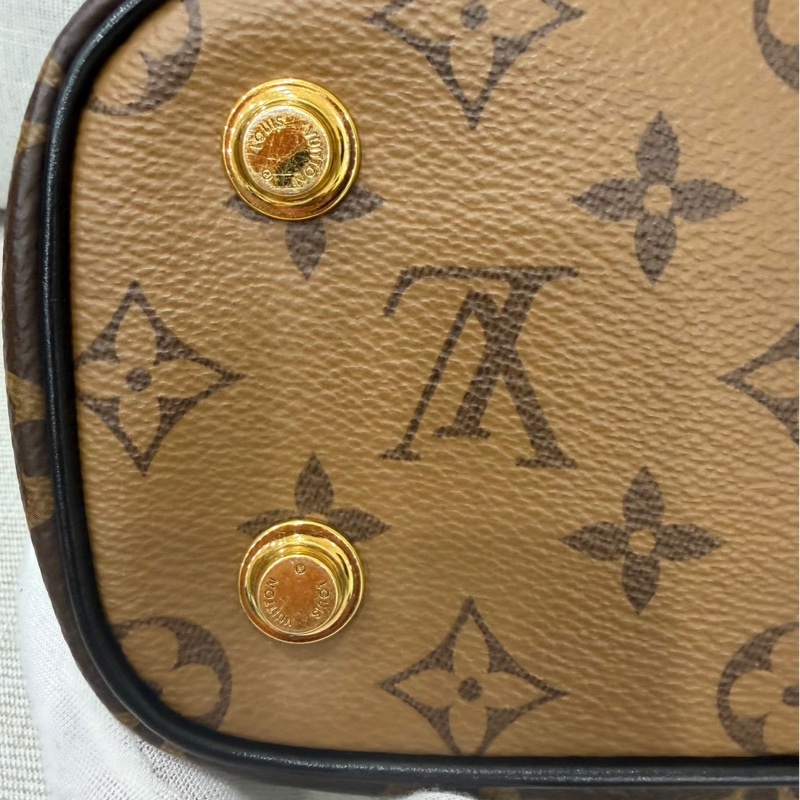 LV M45165 VANITY PM花紋LOG Monogram Reverse帆布拉鍊手提斜背化妝包-26