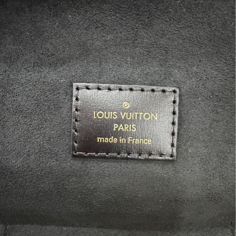 LV M45165 VANITY PM花紋LOG Monogram Reverse帆布拉鍊手提斜背化妝包-27