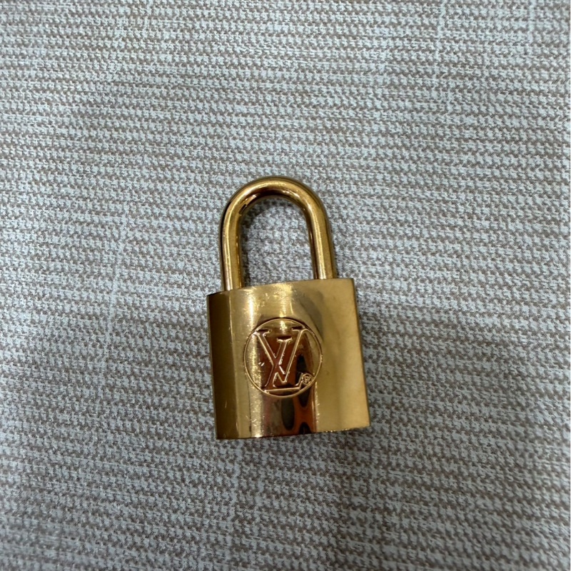 LV M45165 VANITY PM花紋LOG Monogram Reverse帆布拉鍊手提斜背化妝包-32