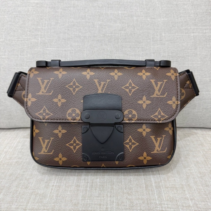 LV M45807 S LOCK系列經典Monogram帆布腰包  手提包  胸口包  肩背包  斜背包  多種佩戴使用方式-3