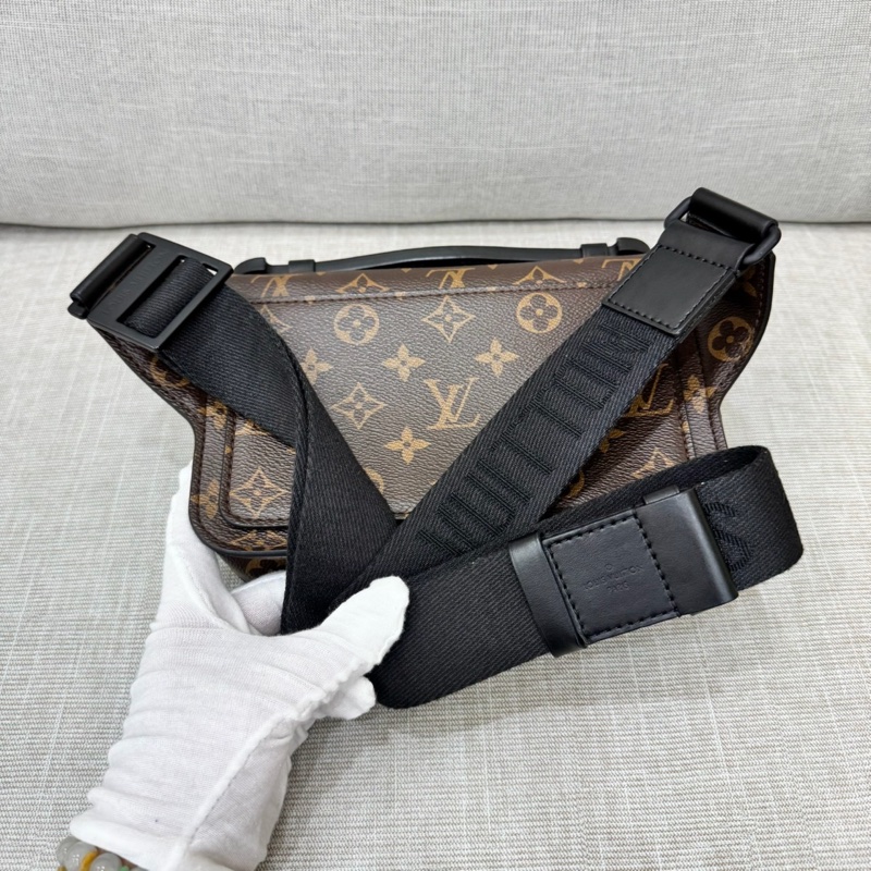 LV M45807 S LOCK系列經典Monogram帆布腰包  手提包  胸口包  肩背包  斜背包  多種佩戴使用方式-14