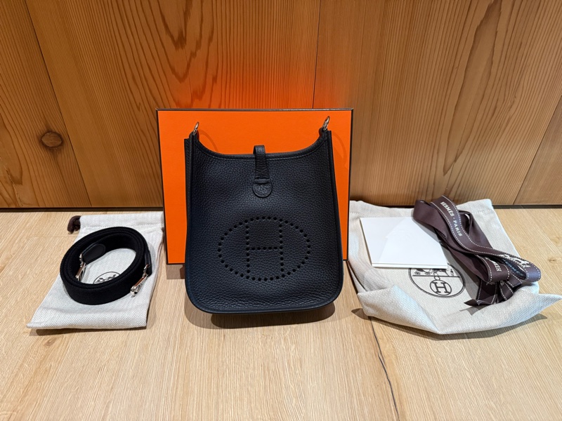 *全新未使用*HERMES 愛馬仕K刻2025年mini Evelyne 16cm 斜背包黑銀-2