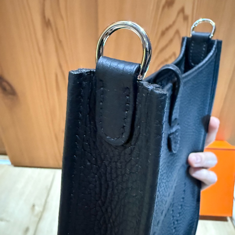 *全新未使用*HERMES 愛馬仕K刻2025年mini Evelyne 16cm 斜背包黑銀-14