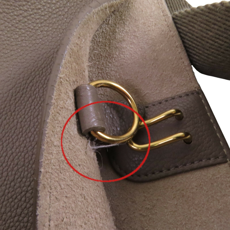 CELINE 牛皮皮革Sangle Bucket Bag金扣肩背袋-17