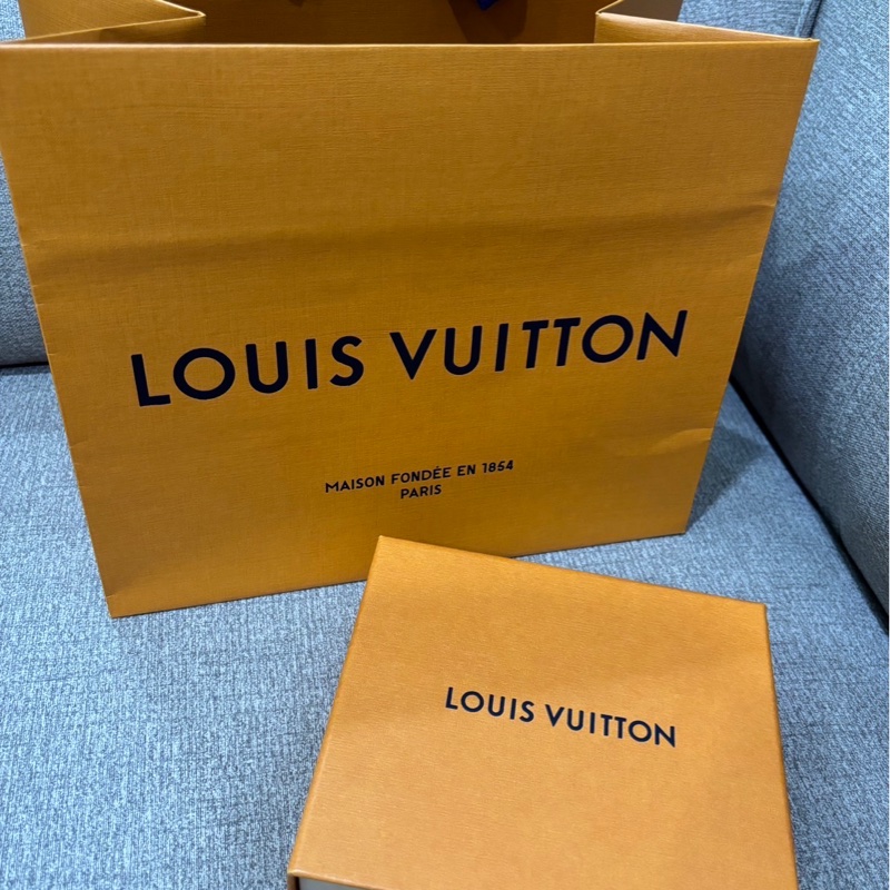 LV Victorine 海軍藍牛皮信封三折短夾-0