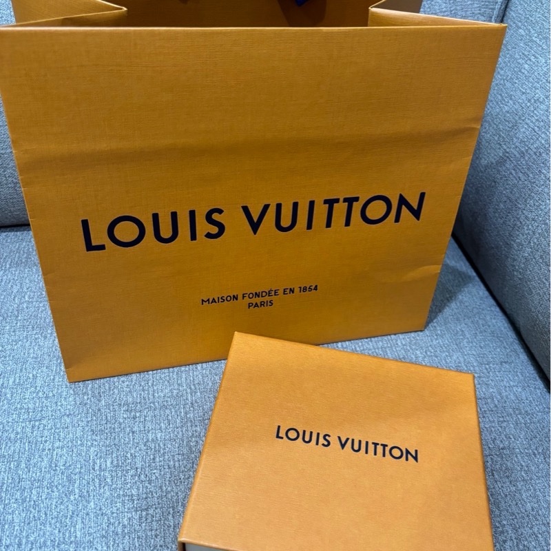 LV Victorine 海軍藍牛皮信封三折短夾-2