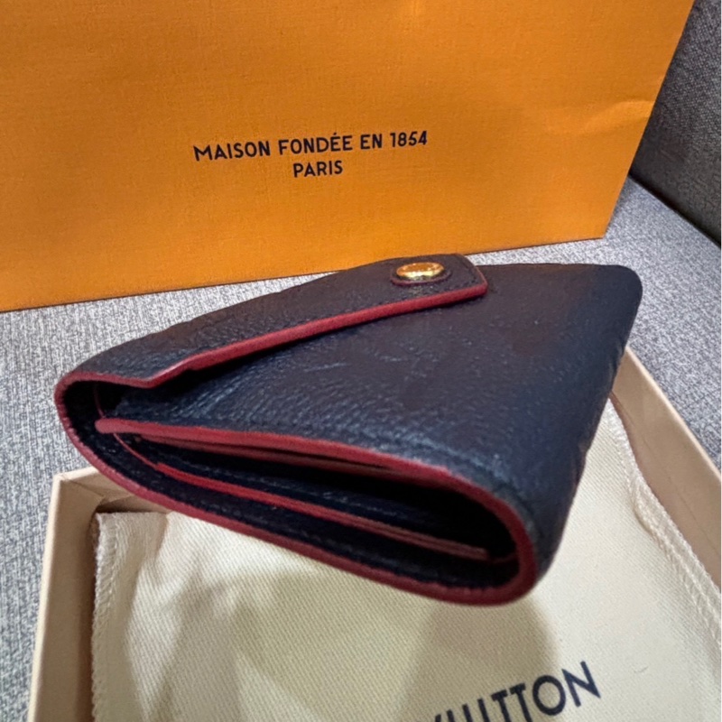 LV Victorine 海軍藍牛皮信封三折短夾-10
