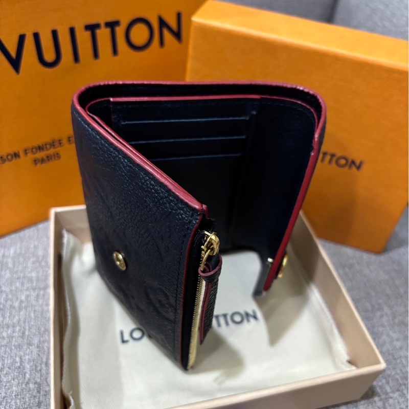 LV Victorine 海軍藍牛皮信封三折短夾-11