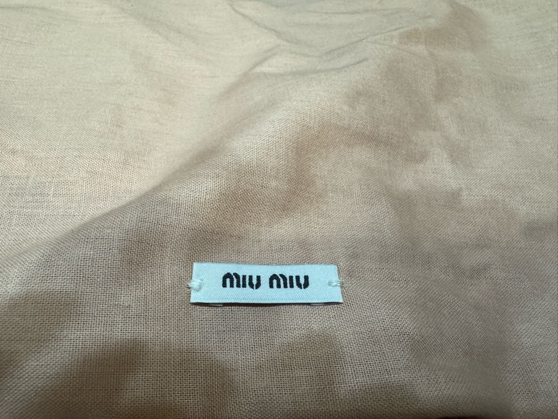 Miu Miu Matelassé 納帕軟皮迷你箱包-3