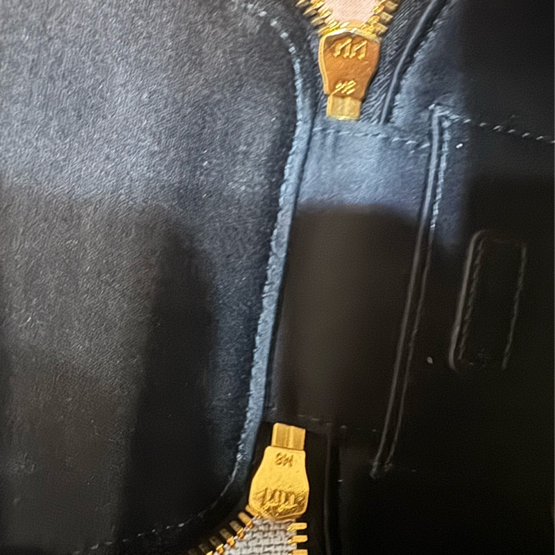 Miu Miu Matelassé 納帕軟皮迷你箱包-5