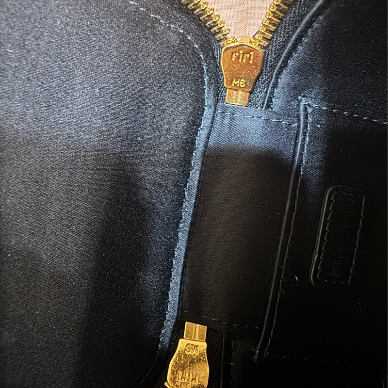 Miu Miu Matelassé 納帕軟皮迷你箱包-14