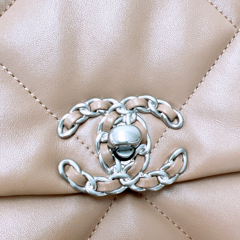 Chanel 19 小號奶茶棕-12