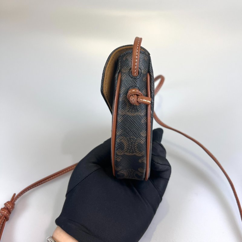 CELINE   老花三角小廢包-3