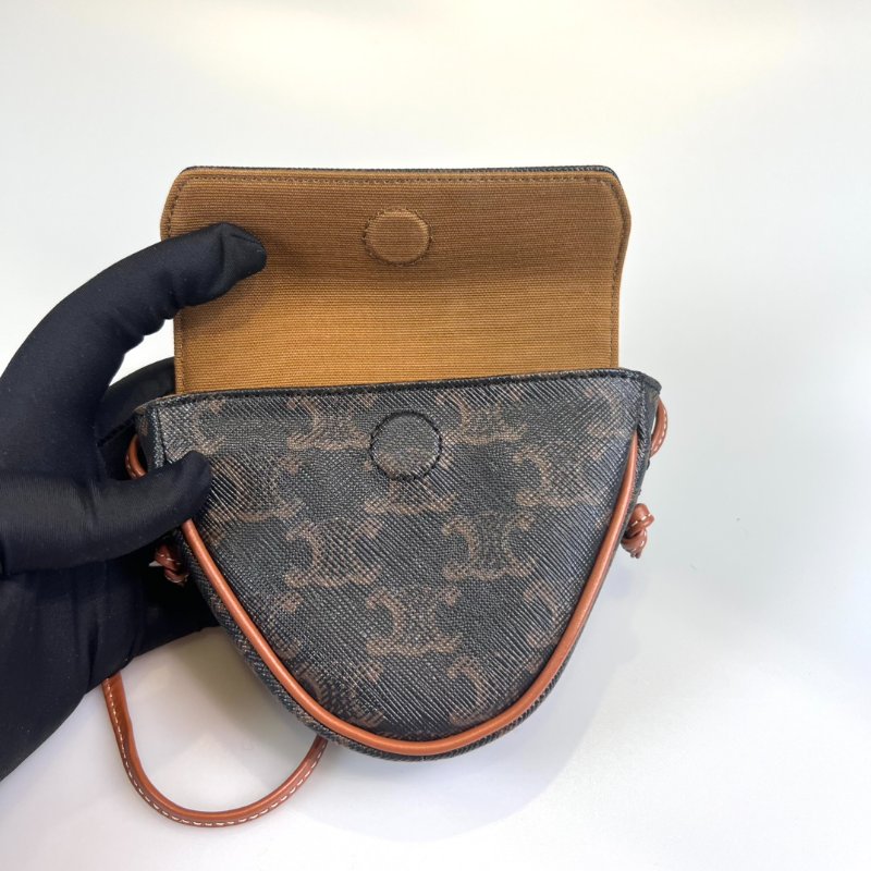 CELINE   老花三角小廢包-5