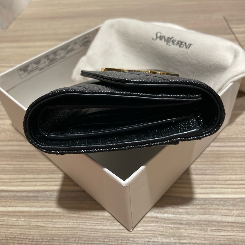 YSL魚子醬牛皮金色LOGO三摺短夾-4