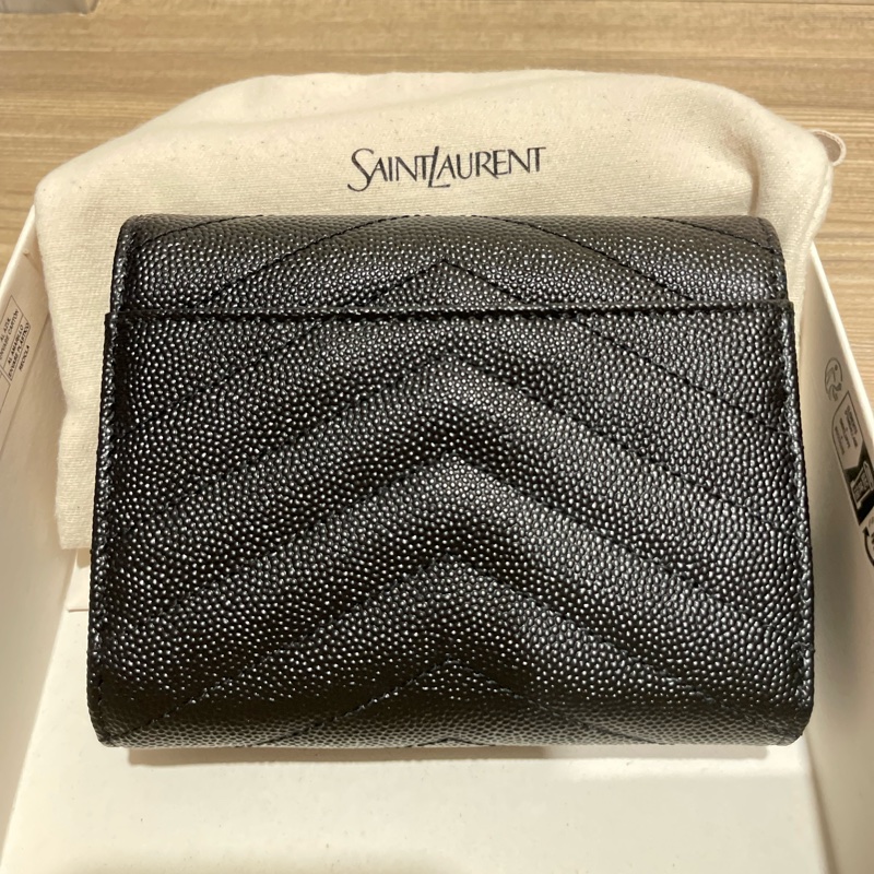 YSL魚子醬牛皮金色LOGO三摺短夾-6