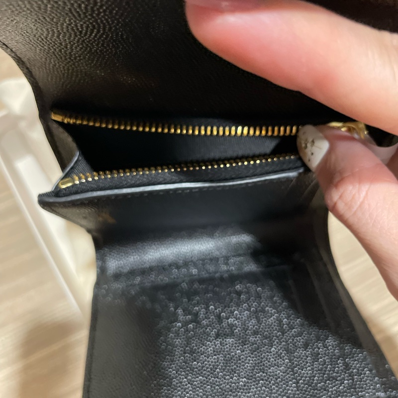 YSL魚子醬牛皮金色LOGO三摺短夾-10