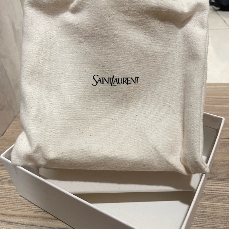 YSL魚子醬牛皮金色LOGO三摺短夾-15