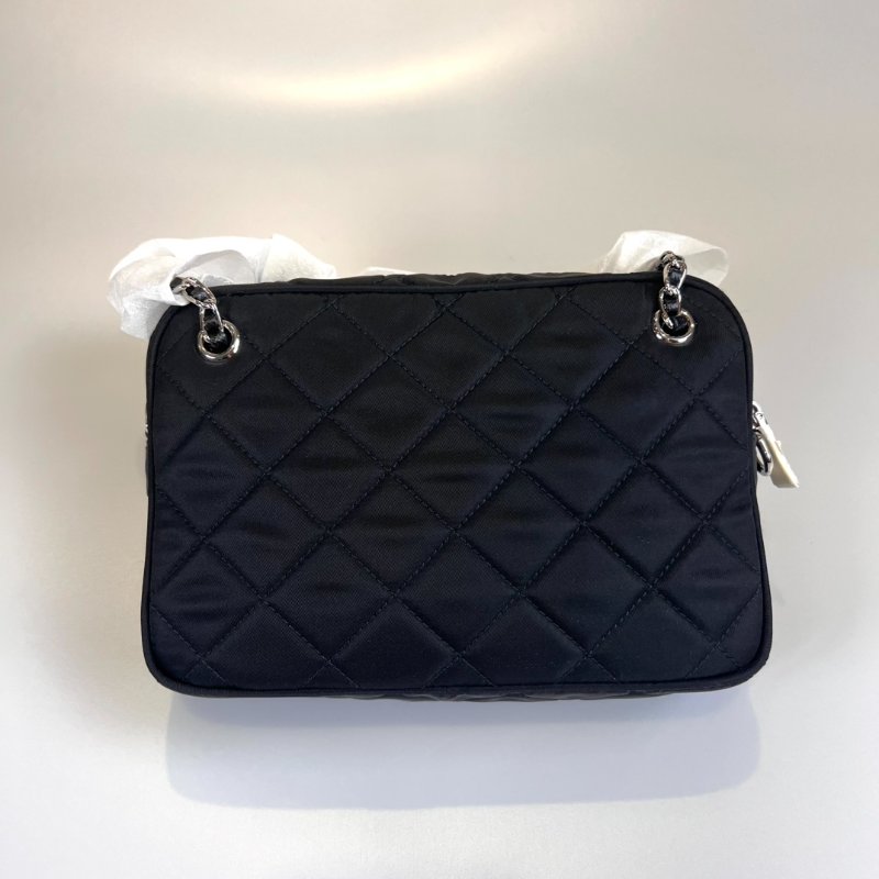 全新品 PRADA 1BH910 黑菱格紋尼龍側肩包-1