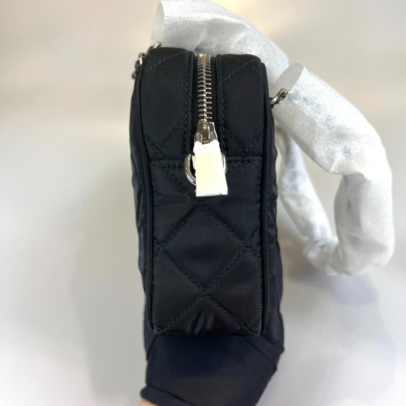 全新品 PRADA 1BH910 黑菱格紋尼龍側肩包-2