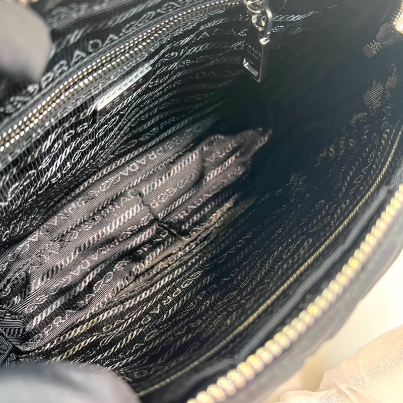 全新品 PRADA 1BH910 黑菱格紋尼龍側肩包-5